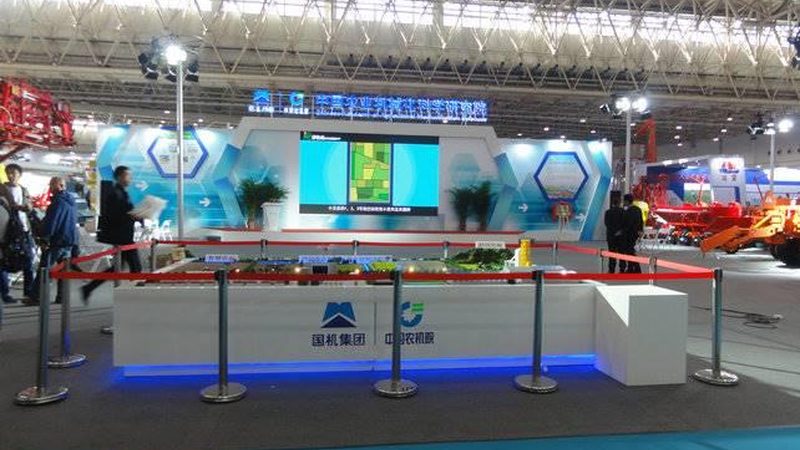 上海写真喷绘覆膜加工：揭秘高品质展示的秘密