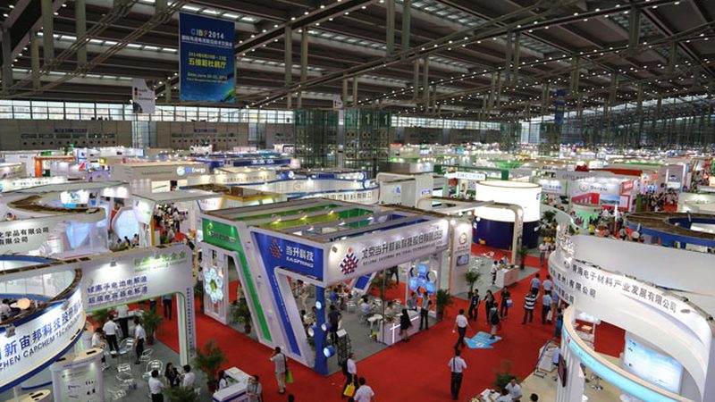 喷绘写真与车贴：材质、工艺与适用场景解析